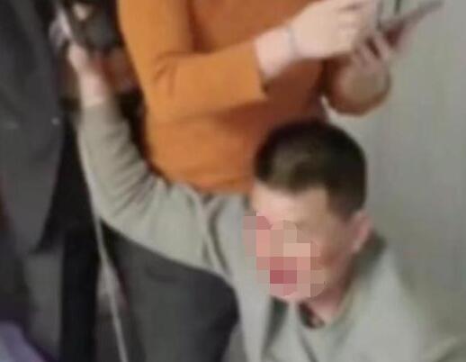 甘肅男子嫌玻璃擦不干凈毆打家政 為什么打人？