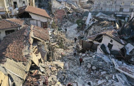 土敘地震巨大傷亡的背后 引發(fā)建筑安全質(zhì)量問題讓人深思