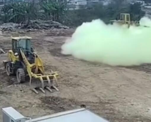 廣西一村莊毒氣泄漏有人當(dāng)場(chǎng)中毒 黃綠色氣體瞬間彌漫現(xiàn)場(chǎng)