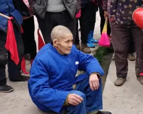 老人被確認(rèn)車禍死亡 11年后死而復(fù)生 十一年前被火化的到底是誰?