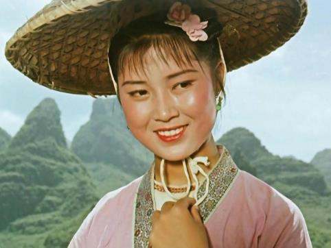 媒體:“劉三姐”扮演者黃婉秋病危 目前正處于病重昏迷狀態(tài)