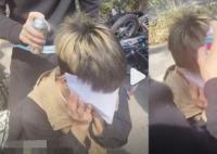 黃發(fā)小伙為進(jìn)廠應(yīng)聘現(xiàn)場(chǎng)噴黑頭發(fā) 原因曝光實(shí)在是心酸