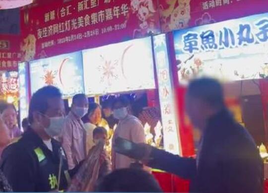 大爺怒斥夜市掛日本元素油紙傘 背后真相曝光簡直太驚人了