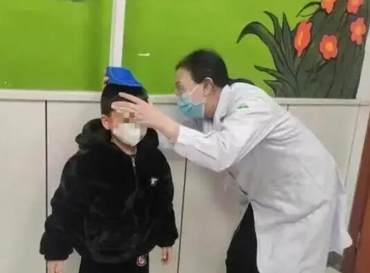 父母沒重視15歲兒子最終身高153 背后真相曝光簡直太驚人了