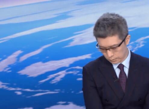 導(dǎo)播切錯(cuò)鏡頭 朱廣權(quán)一臉慌亂 到底是什么情況?