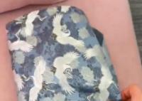 痛經(jīng)女生曬異地男友制作的手工包 原因竟是這樣實(shí)在是太意外了