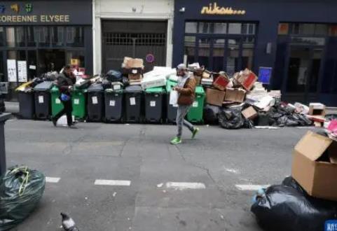 環(huán)衛(wèi)工人持續(xù)罷工 巴黎遭垃圾圍城 真相曝光簡直太驚人了