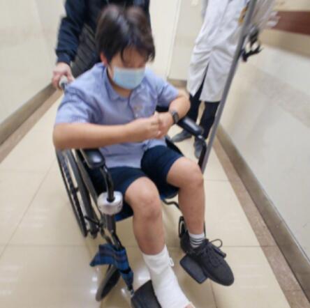 冉瑩穎稱(chēng)軒軒韌帶斷裂 無(wú)緣籃球比賽軒軒大哭