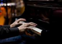 殯儀館萬元招聘鋼琴師崗位爆滿 到底是什么情況?