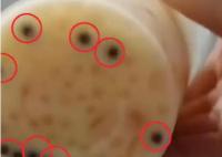 女生疑在奶茶中喝出10余顆玻璃珠 原因竟是這樣實(shí)在是太意外了