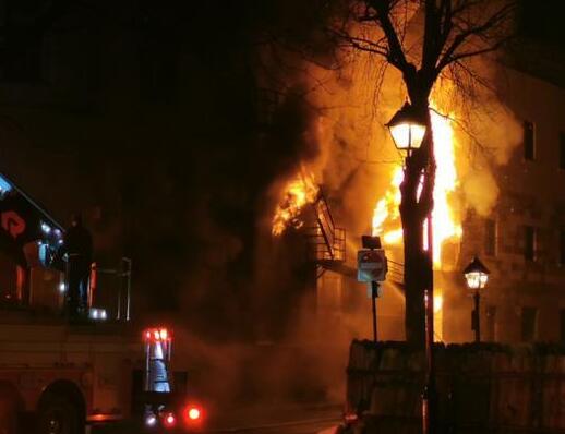 中國學者吳岸在加拿大一場火災中失蹤