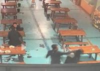 女子遭多名陌生男子毆打10多分鐘 真相曝光簡直太驚人了  