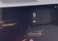 汽車?yán)走_(dá)在無人陵園內(nèi)顯示全是人影 真相揭露真的令人大吃一驚