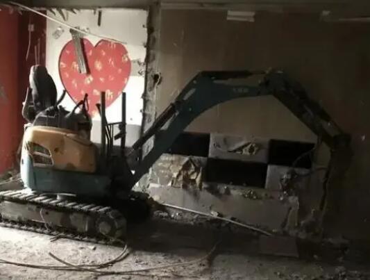 承重墻被砸1.6億賠款誰來出? 結(jié)果真的令人大吃一驚