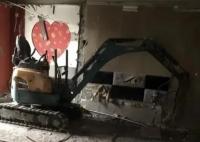 承重墻被砸1.6億賠款誰(shuí)來(lái)出? 結(jié)果真的令人大吃一驚