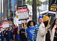 美媒:好萊塢編劇罷工損失超100億美元 真相揭露真的令人大吃一驚