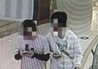 商場兩男子朝嬰兒車吐口水 真相揭露真的令人大吃一驚 