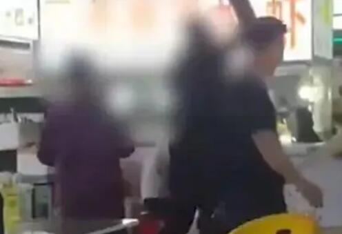 攤主中獎千萬后興奮掀桌?質疑聲來了 真相曝光簡直太驚人了