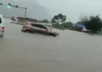 桂林2小時下完了1天的大暴雨 雨勢之兇猛可見一斑