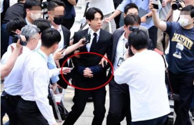 劉亞仁受訪時(shí)被路人潑水 原因太出乎意料了