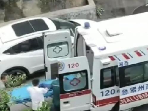 目擊者講述男童從26樓墜下生還 照片曝光實(shí)在是太嚇人