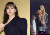 女團演唱會被扔上臺的玩偶有攝像頭 結(jié)果真的令人大吃一驚