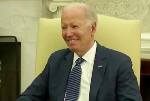 拜登一言不發(fā)微笑注視記者被趕走 原因揭秘直接讓人傻眼了