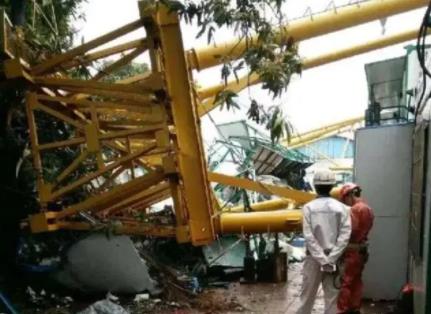 安徽12級大風(fēng)刮倒龍門吊致3死 原因揭秘直接讓人傻眼了