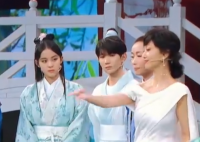 “白娘子”施法手勢是趙雅芝設計的 她的智慧和創(chuàng)造力無人能及