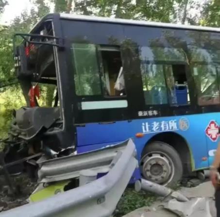 姐妹公交事故遇難:姐姐接妹妹放學 事故已造成4人死亡