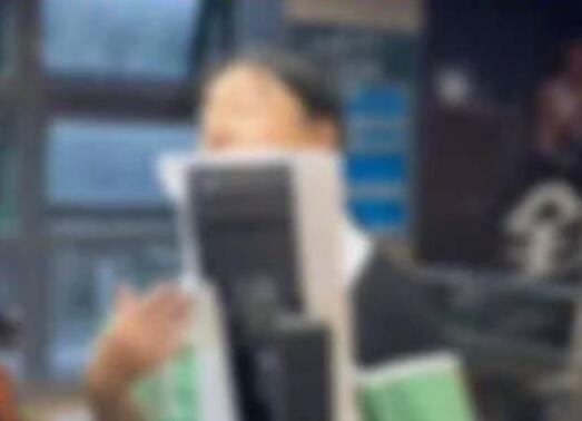 女子質(zhì)疑5歲男孩進(jìn)出女浴室反被罵 真相曝光簡直太驚人了