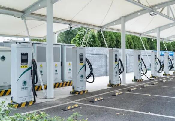 新能源汽車充電樁費(fèi)用開始上漲 漲幅接近一倍