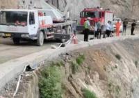 車輛墜江致5死 家屬質(zhì)疑路段無護(hù)欄 真相到底是什么?