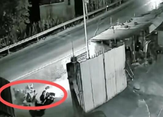 初中生同乘摩托車撞墻致2死1傷 照片曝光實在是太嚇人了