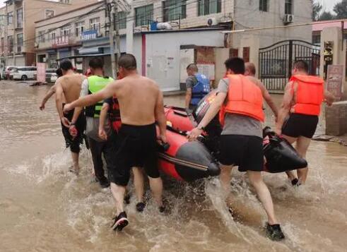 救援人員被喊話先救老人無奈拒絕 真相曝光簡直太驚人了