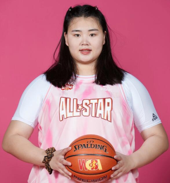 劉禹彤女籃奧尼爾實(shí)在是可愛(ài)