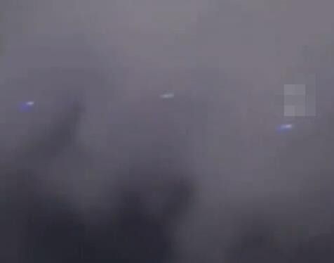 廣東惠州網(wǎng)友拍下多個(gè)不明飛行物 真相到底是什么?