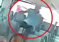 大爺坐大巴車(chē)被彈起6次 多處骨折 真相曝光簡(jiǎn)直太驚人了