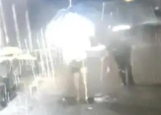 山洪來臨福州一村莊敲鑼通知撤離 凌晨2點多聽到敲鑼聲