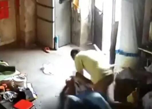 買350元柜子遭家暴女子暫不離婚 協(xié)商后丈夫承諾不再毆打妻子