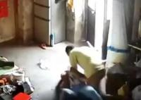 買350元柜子遭家暴女子暫不離婚 協(xié)商后丈夫承諾不再毆打妻子