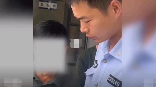 大爺遇詐騙因嗓門大被及時止損 聲音太大引起了民警注意