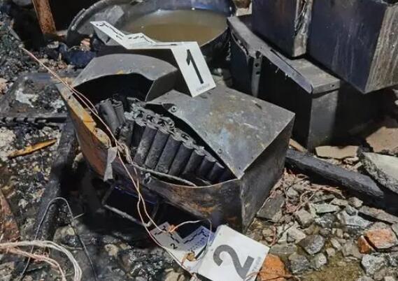 電池入戶(hù)充電致騎手死亡 平臺(tái)被約談 電瓶在充電狀態(tài)下故障起火