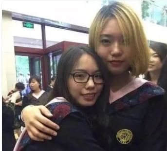 李雪琴內(nèi)耗好嚴重 大學期間曾抑郁自殺