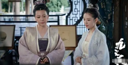 鄧萃雯個人資料簡介