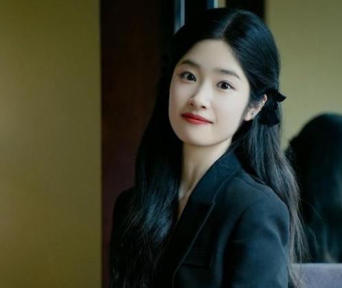 堅(jiān)如磐石孫藝洲老婆誰(shuí)演的 孫藝洲機(jī)場(chǎng)親的是誰(shuí)?