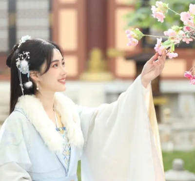 卿卿三思女主角是誰扮演的?