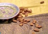 安陵容吃杏仁為什么死了?