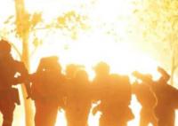 他從火光中走來大結(jié)局誰死了?