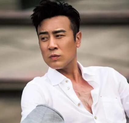 于和偉演劉備的時候多少歲 于和偉演過三國哪些人物?